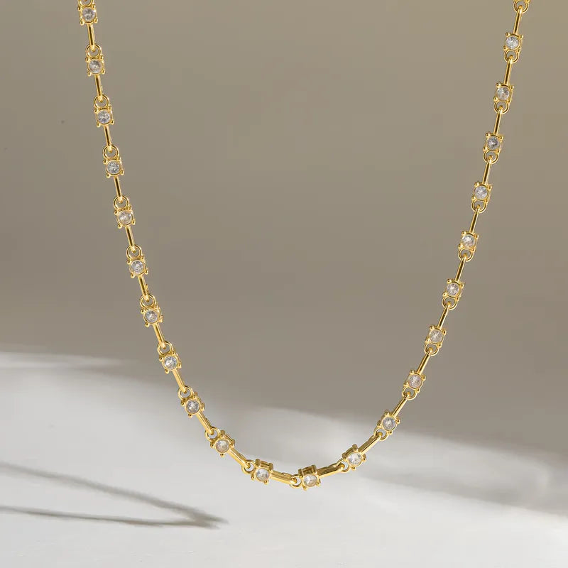 Collar Ayla white